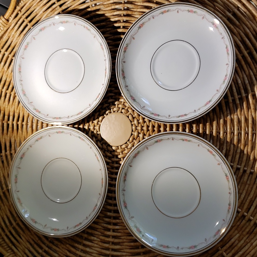 Warwick replacement bone China vtg set of four saucers 5in